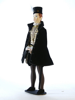Кукла фарфоровая в немецком придворном костюме