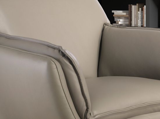 Кресло поворотное 5125/KFA017-T541029 из серой кожи Испания 