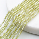 Фианит (кубический цирконий), цвет ярко-салатовый, размер 2 мм, цена за нить около 195 шт (38 см)