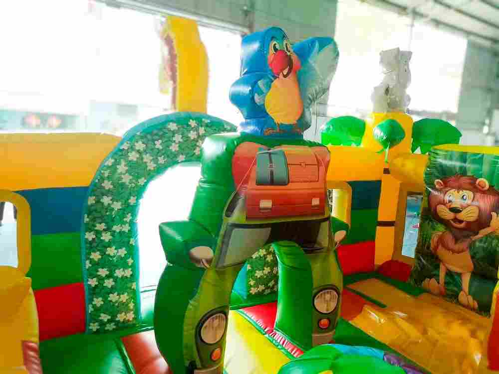 Коммерческий надувной батут «Сафари-экскурсия Ультра» 5*5*2,8 м