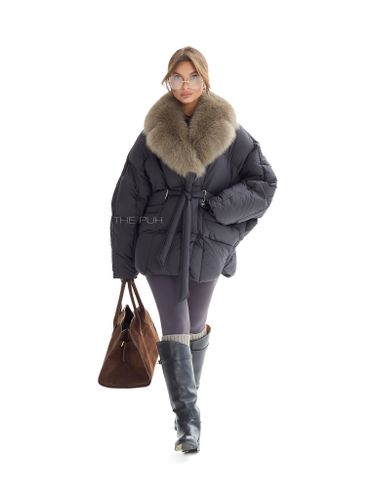 Черный пуховик летучая мышь с серым мехом