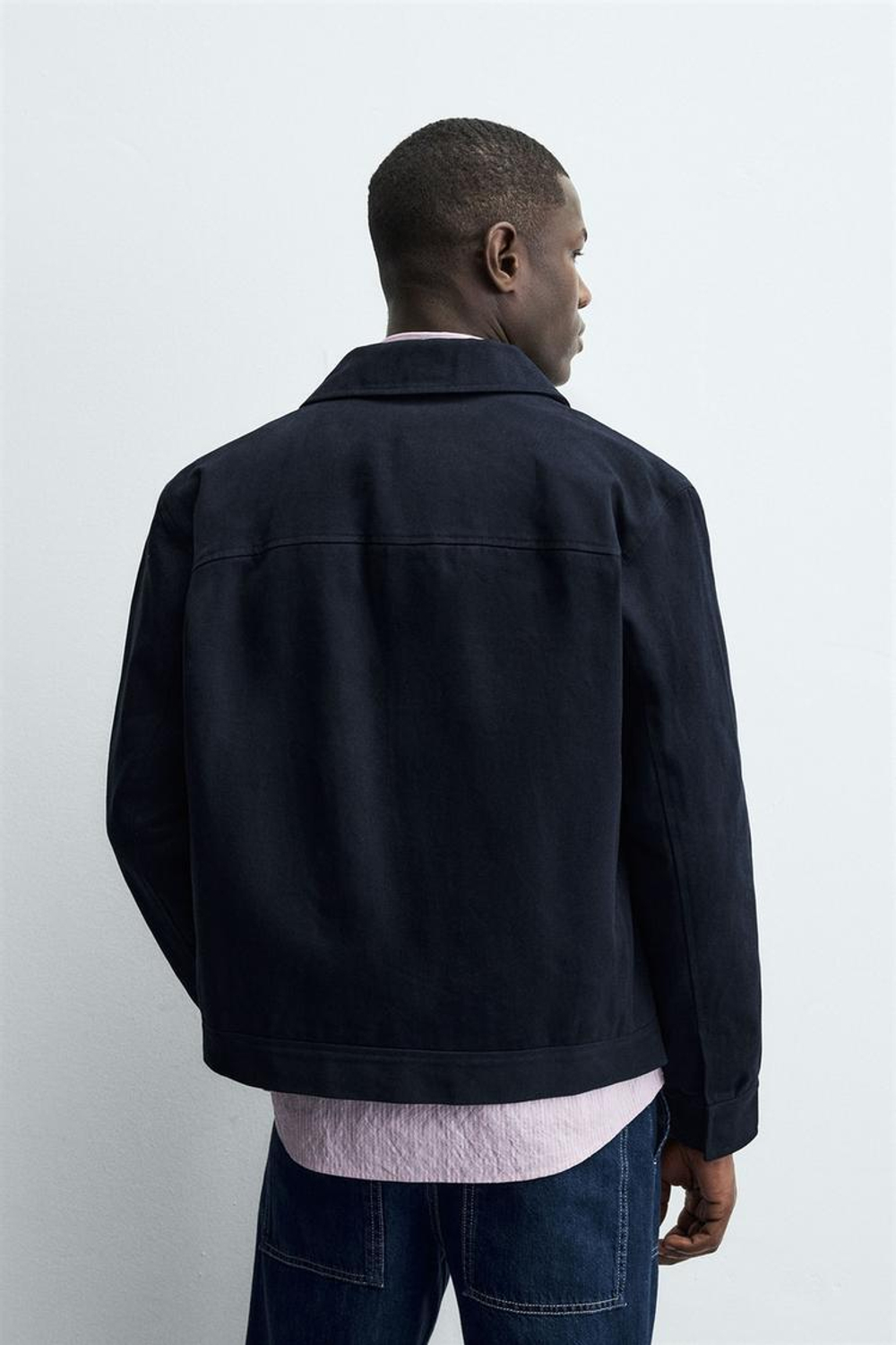 ZARA КУРТКА-РУБАШКА ИЗ ТКАНИ С РЕЛЬЕФОМ НА МОЛНИИ, МОРСКОЙ СИНИЙ