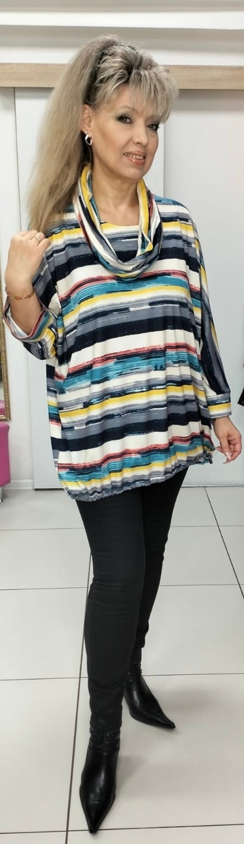 Блузон-туника в цветную полоску и со съёмным хомутом