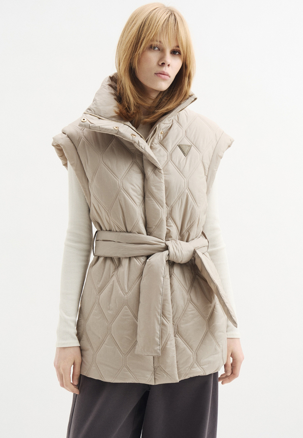 Жилет утепленный женский GUESS