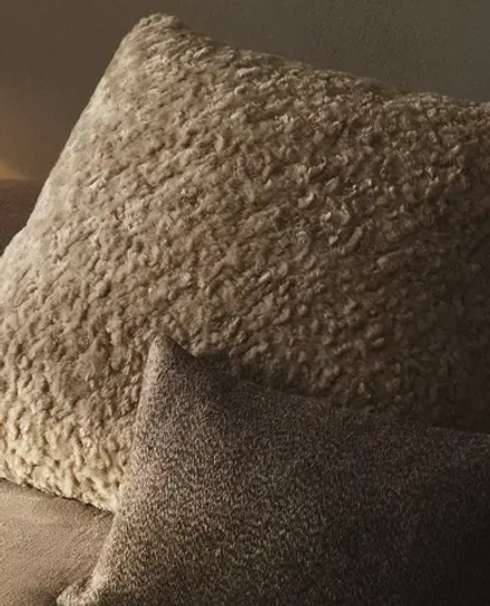ZARA HOME НАВОЛОЧКА ДЛЯ ДЕКОРАТИВНОЙ ПОДУШКИ ИЗ ИСКУССТВЕННОЙ ШЕРСТИ, ПЕСОЧНЫЙ