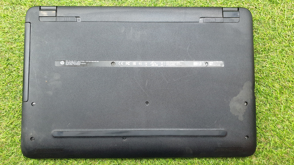 Ноутбук HP 15-af153ur, 15.6"1920x1080, AMD E2 6110 1.5ГГц, 4ГБ, AMD Radeon R2