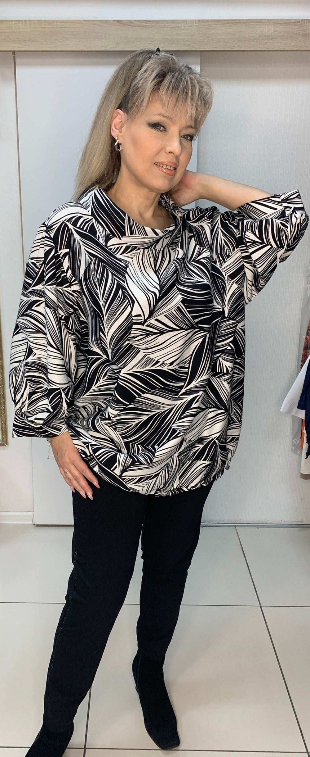 Черно-белый блузон-туника на кулиске