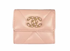 Визитница Chanel 19 с клапаном
