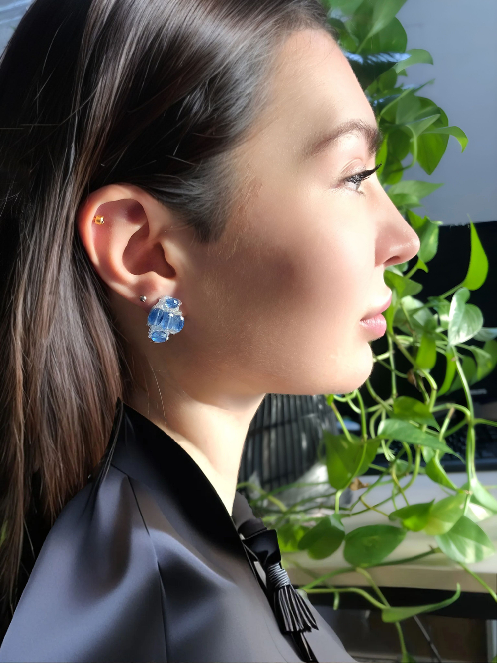 Серьги ручной работы из бисера и камня Кианит