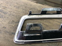 Накладка решетки радиатора Mercedes GLA (X156) 17-20 Б/У Оригинал A1568881200