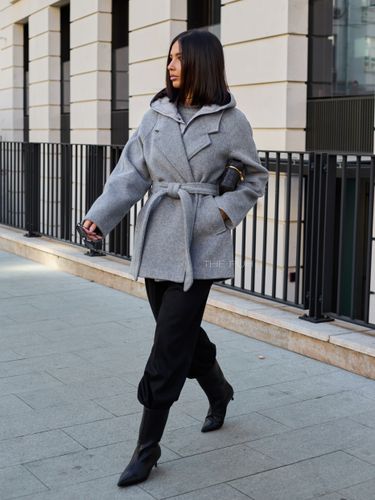 Серое шерстяное пальто с утепленным жилетом