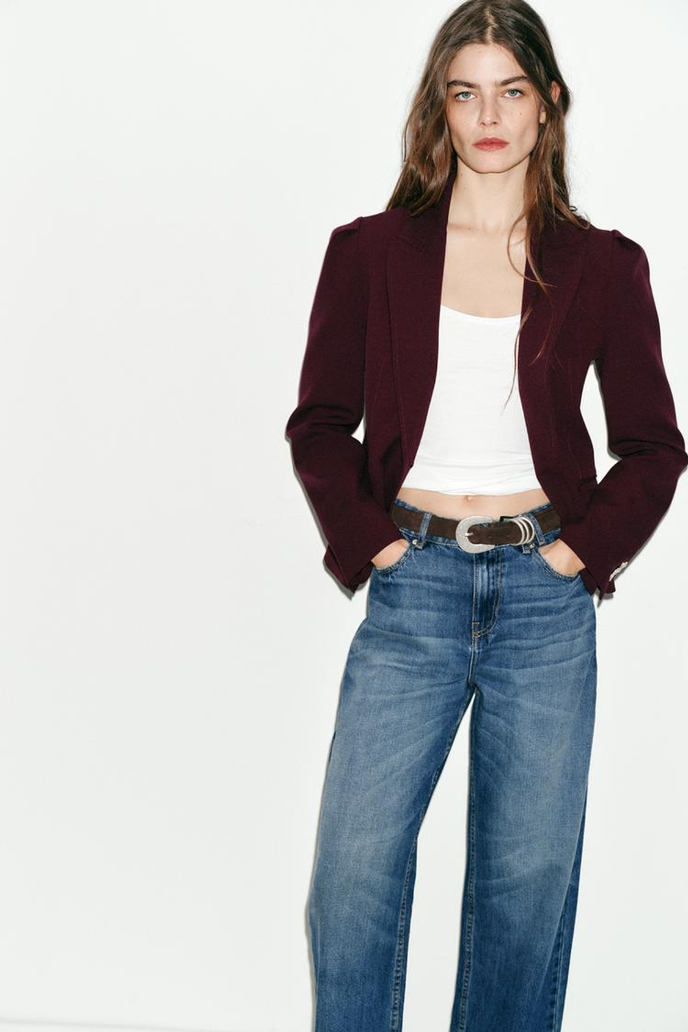 ZARA ПРИТАЛЕННЫЙ БЛЕЙЗЕР С ВЫРАЖЕННЫМИ ПЛЕЧАМИ, БУРГУНДИ