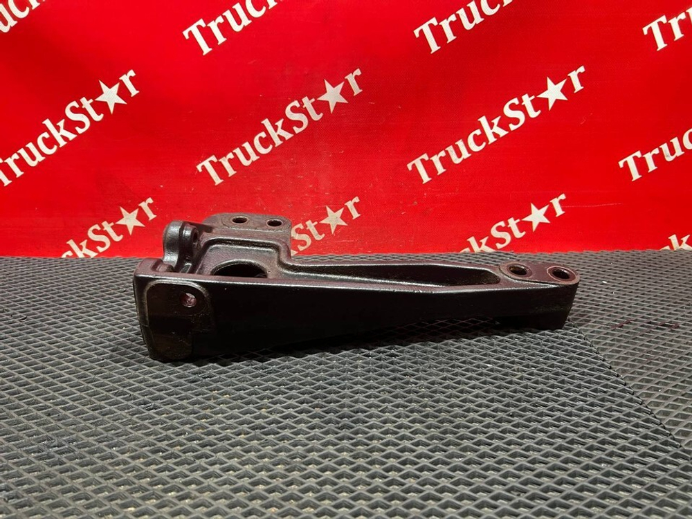 Кронштейн кабины правый