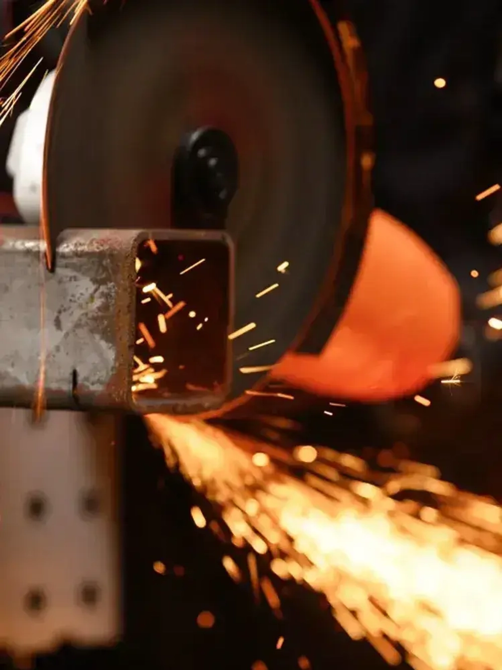 Болгарка УШМ-230/2300 Вихрь 2300 Вт, 230мм, 6000 об/ мин, болгарка 230мм