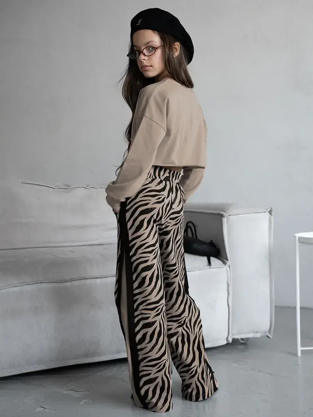 Костюм для девочки на осень