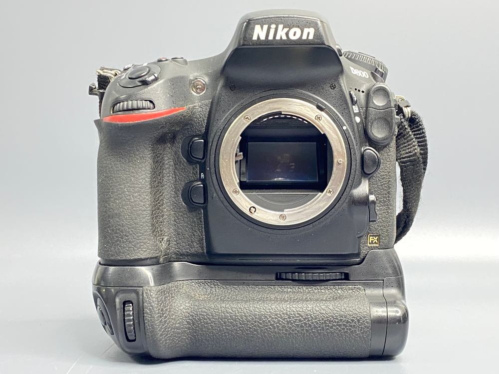 Nikon D800 + BG-2H 141.000 кадров