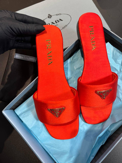 Шлепанцы Prada