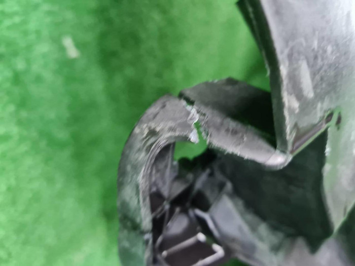 Кронштейн решетки VW Transporter T6 (2019-н.в.)