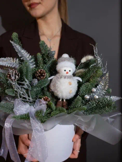 Новогодняя композиция Снеговичок