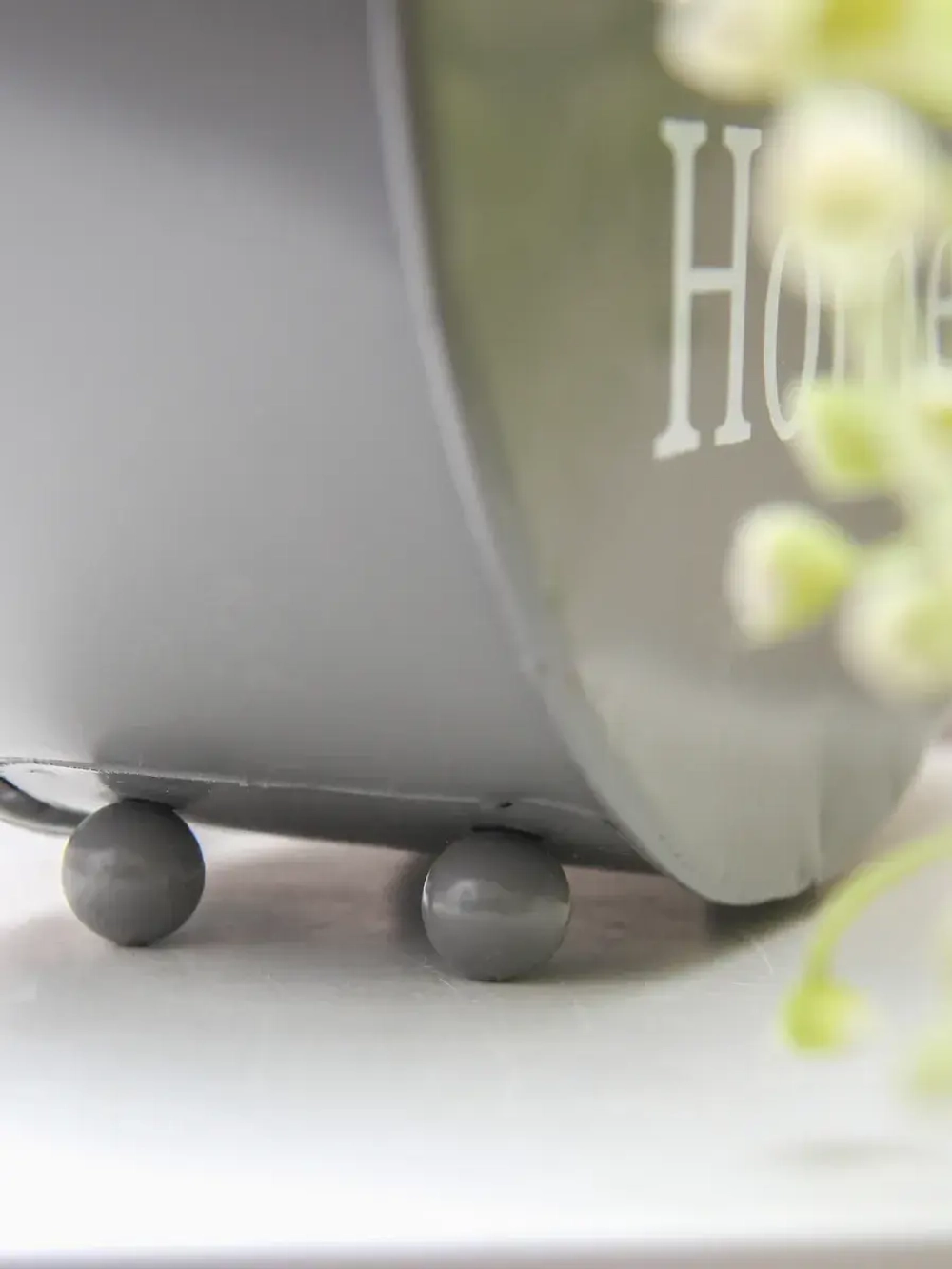 Кашпо подвесное с цветами