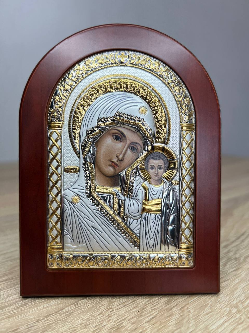 Казанская БМ, икона арочная, красное дерево 105х140