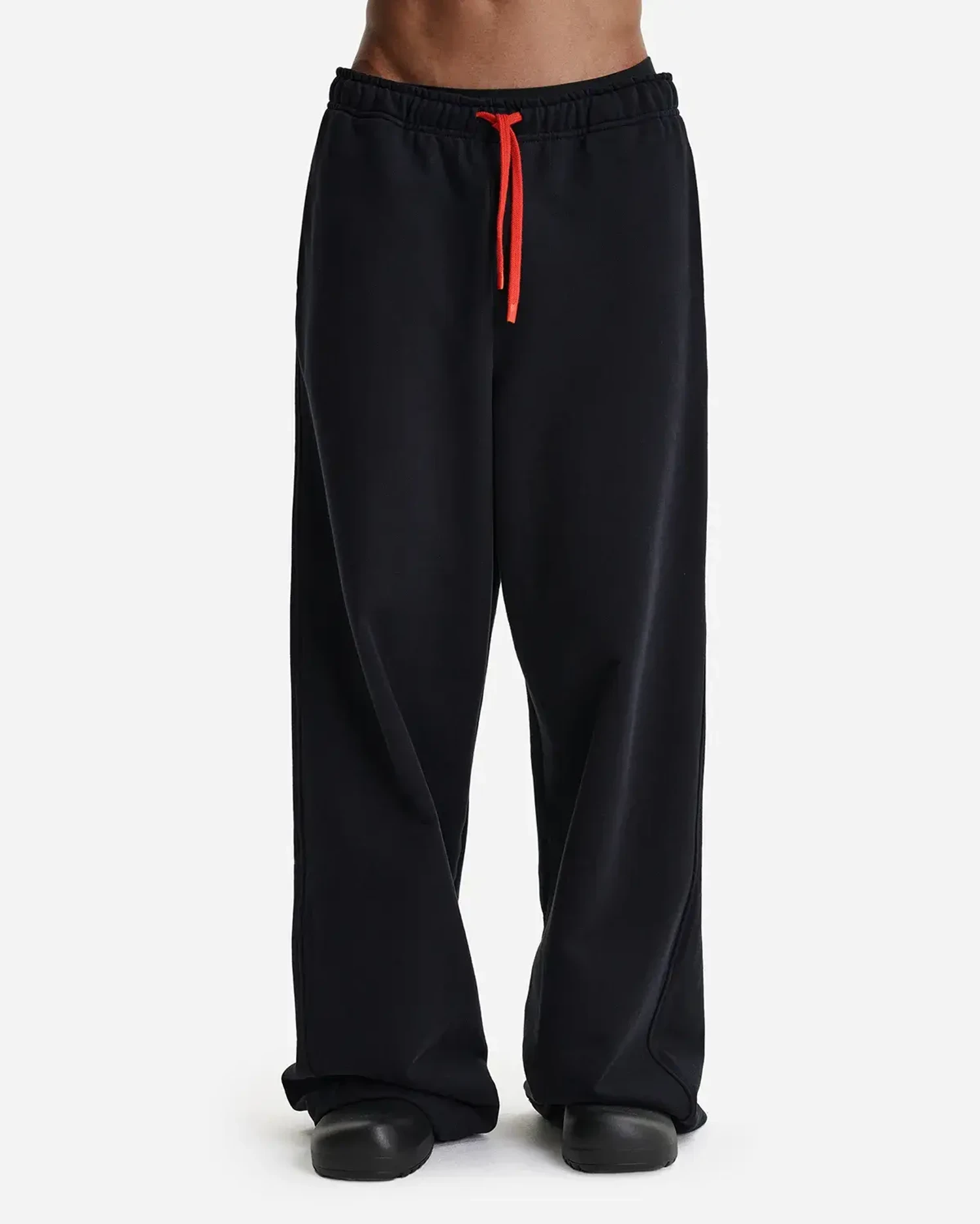 Широкие брюки из футера