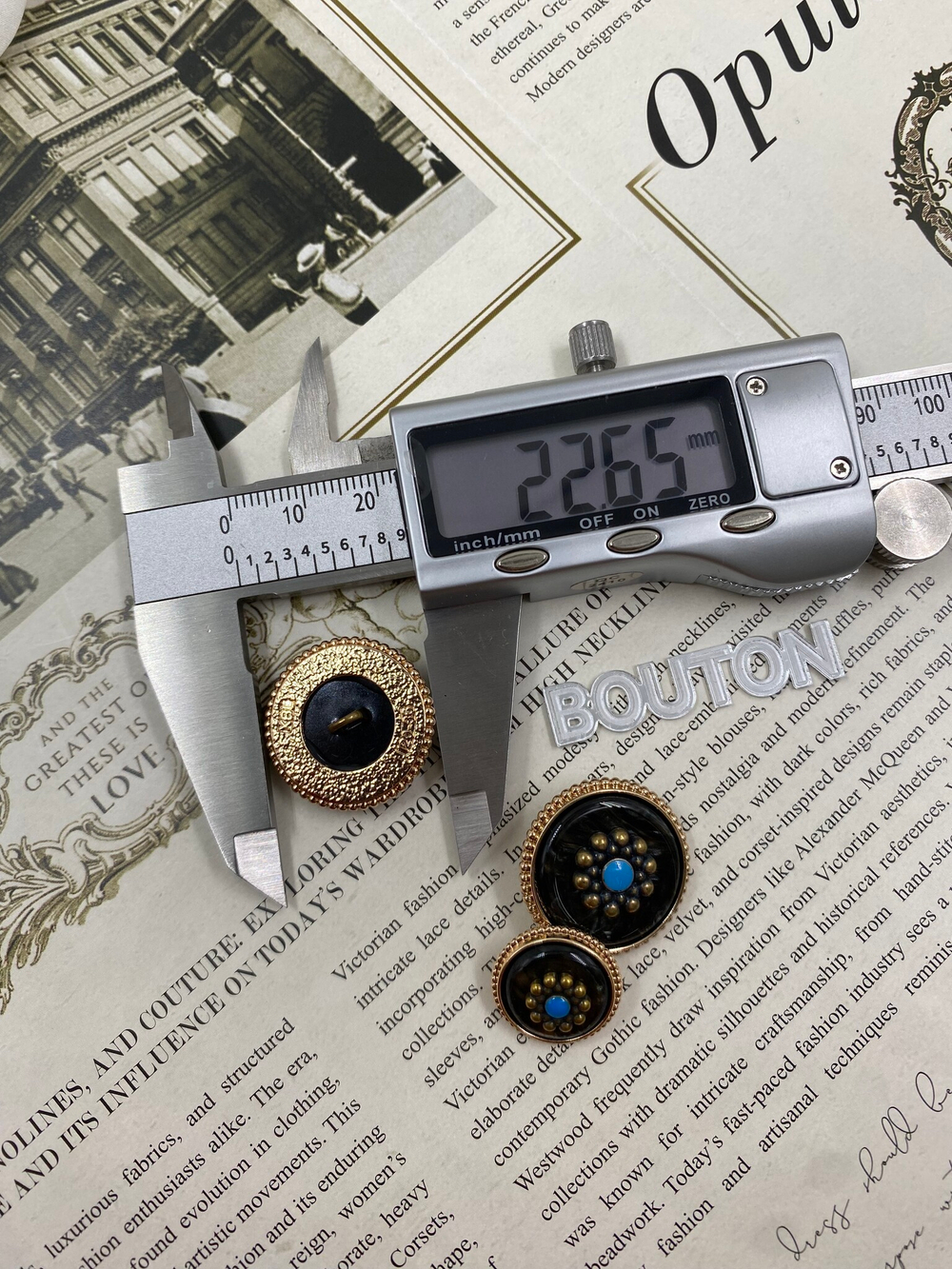 Пуговицы винтажные черный перламутр с цветком