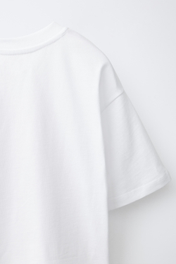 ZARA ФУТБОЛКА С НАШИВКОЙ В КЛЕТКУ ВИШИ, БЕЛЫЙ