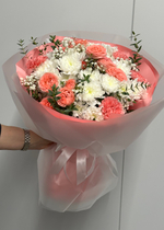 Микс-букет (хризантемы, кустовые розы, диантусы)