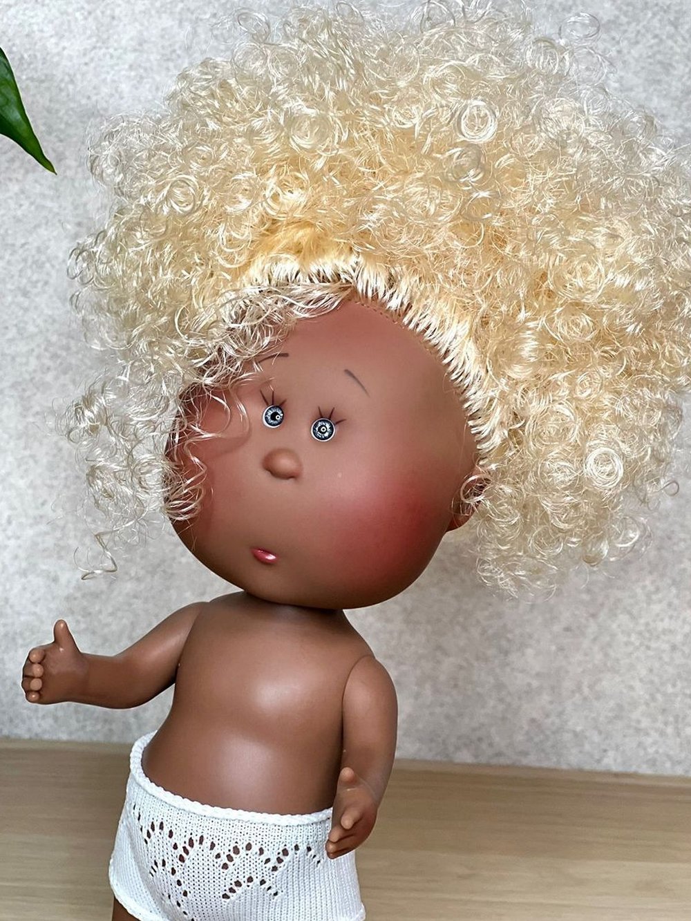 Кукла Nines виниловая 30см MIA без одежды (3000W10A2)