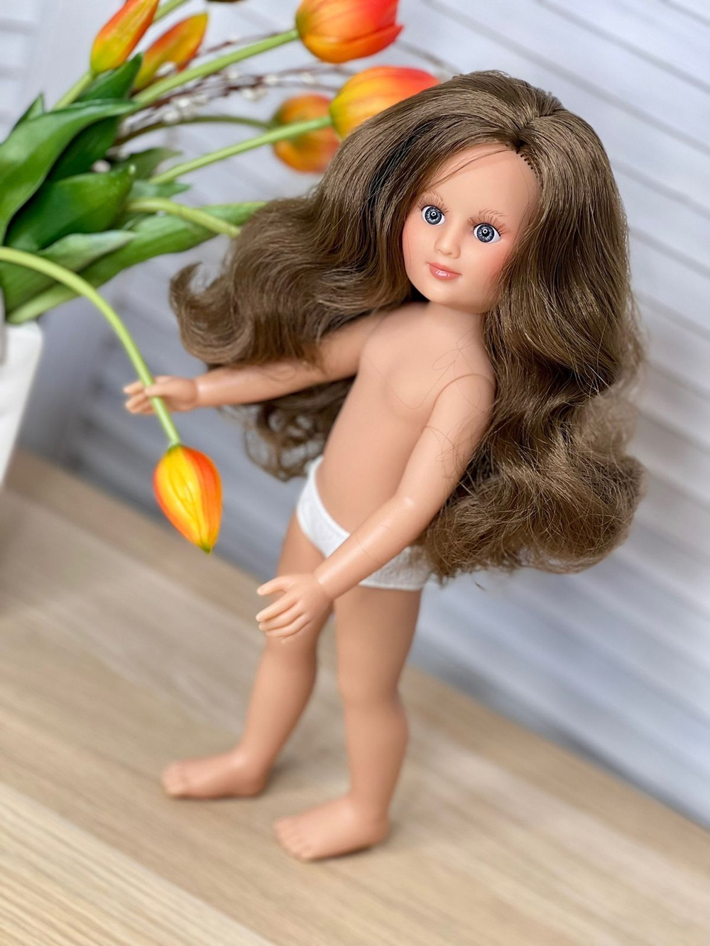 Кукла Nines виниловая 34см Leslie без одежды (1440W2)