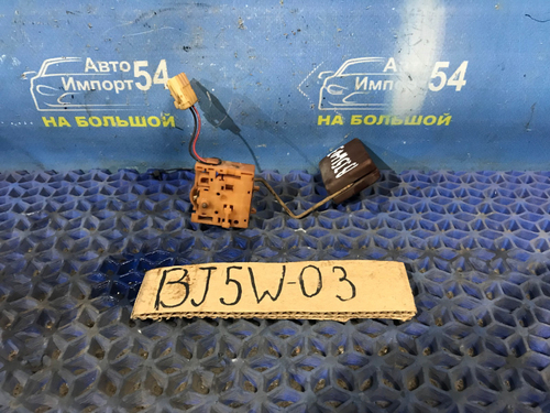 Датчик уровня топлива MAZDA FAMILIA 2001