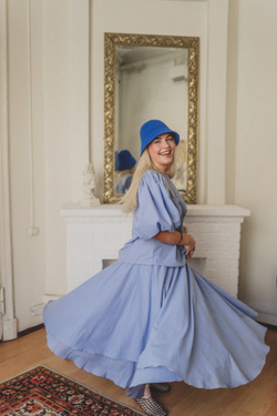 Юбка асимметричная двухслойная из батиста василькового цвета