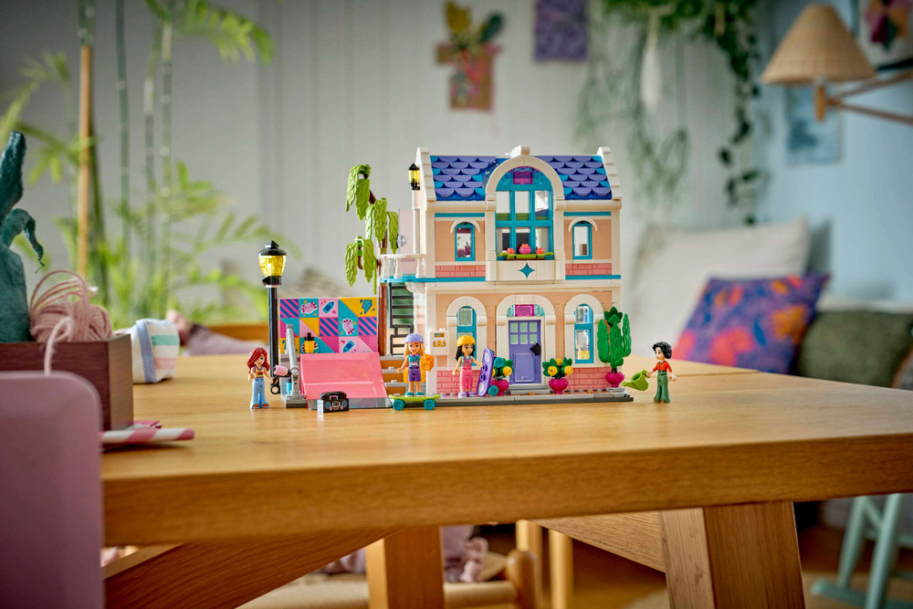 Конструктор LEGO Friends 42687 Liann's Family House