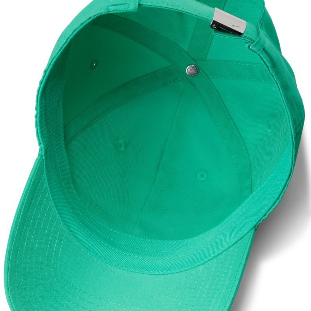 Теннисная кепка Nike Dri-Fit Club Unstructured Metal Swoosh Cap - stadium green/metallic silver