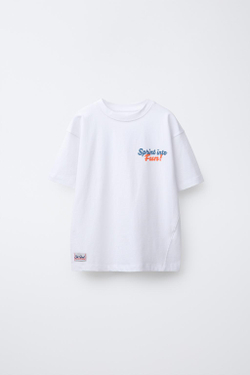 ZARA ФУТБОЛКА С НАДПИСЬЮ И НАШИВКОЙ, БЕЛЫЙ