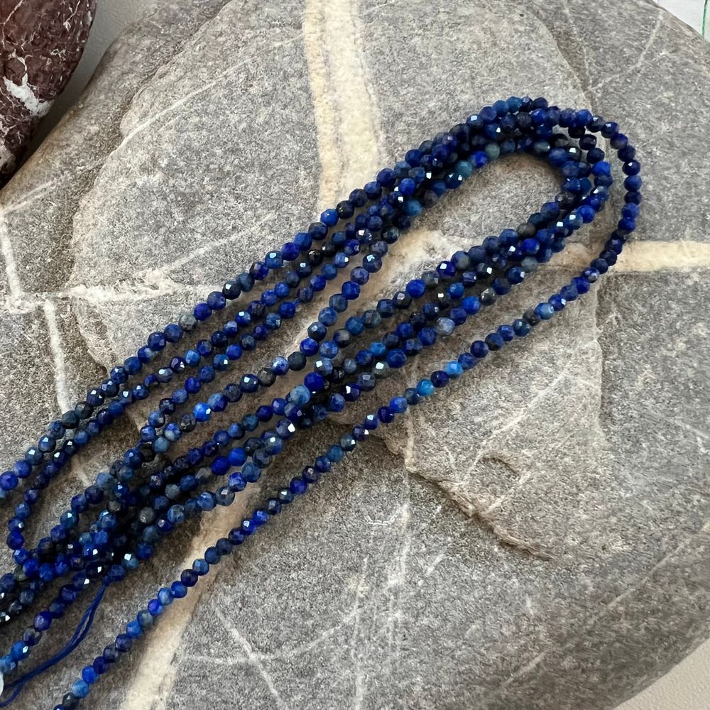 Лазурит. Камни для изделий на заказ. Цена зависит от вида заказанного изделия