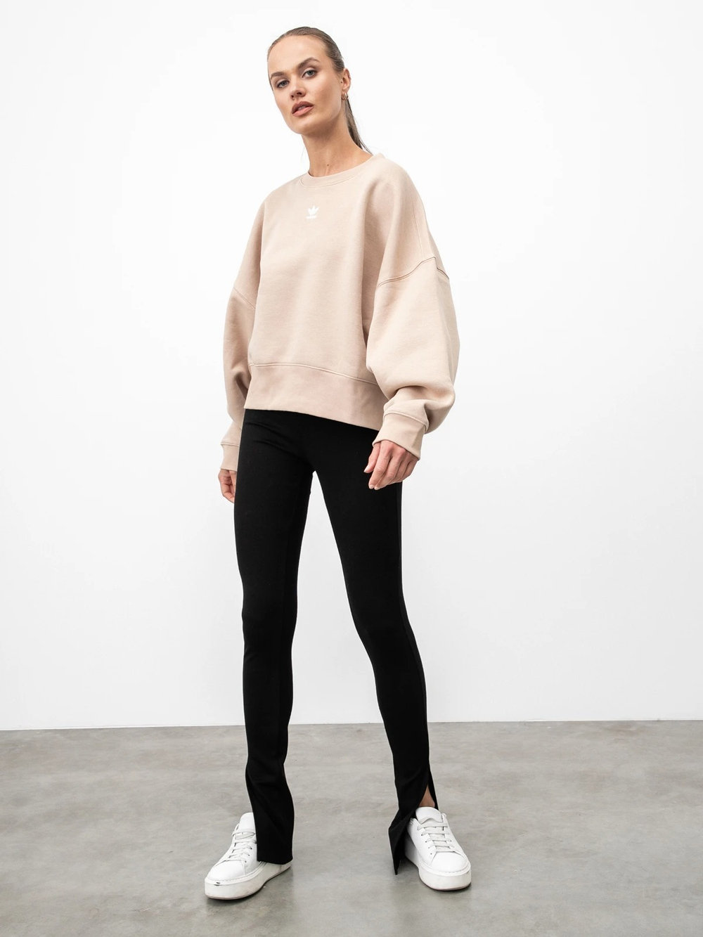 Толстовка женская adidas Originals ESS FLEECE SWEATSHIRT W