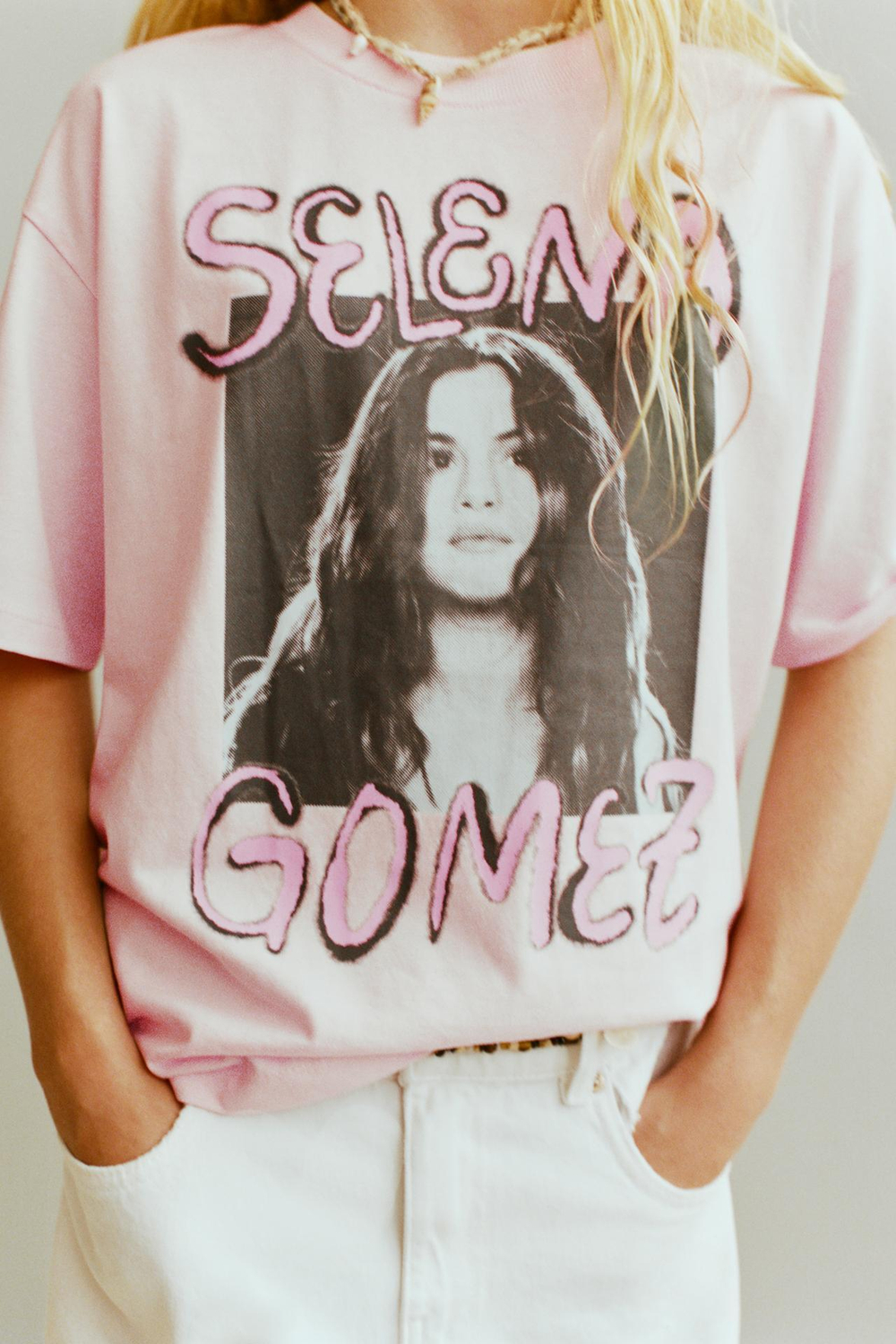 ZARA ФУТБОЛКА С ПРИНТОМ SELENA GÓMEZ ©, РОЗОВЫЙ