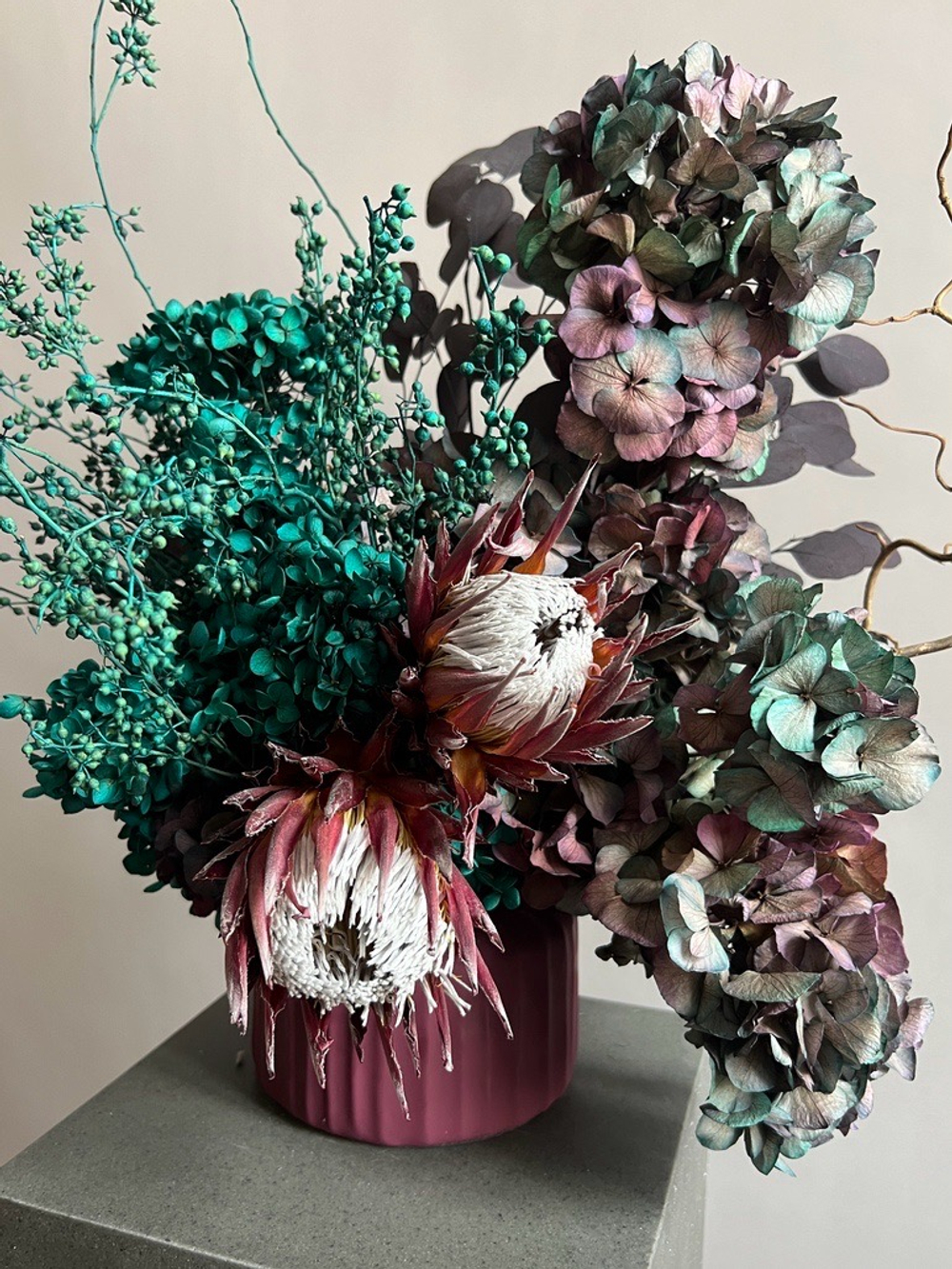 Композиция в кашпо Тефида