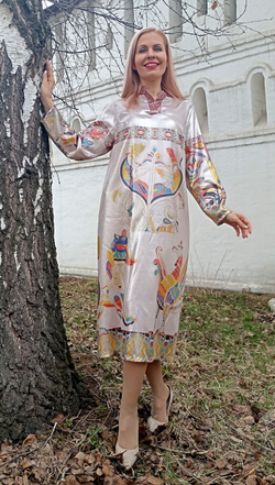 Платье миди "Яркое пробуждение", коллекция «Сны белого камня», по мотивам белокаменной резьбы домонгольских соборов Владимирской земли