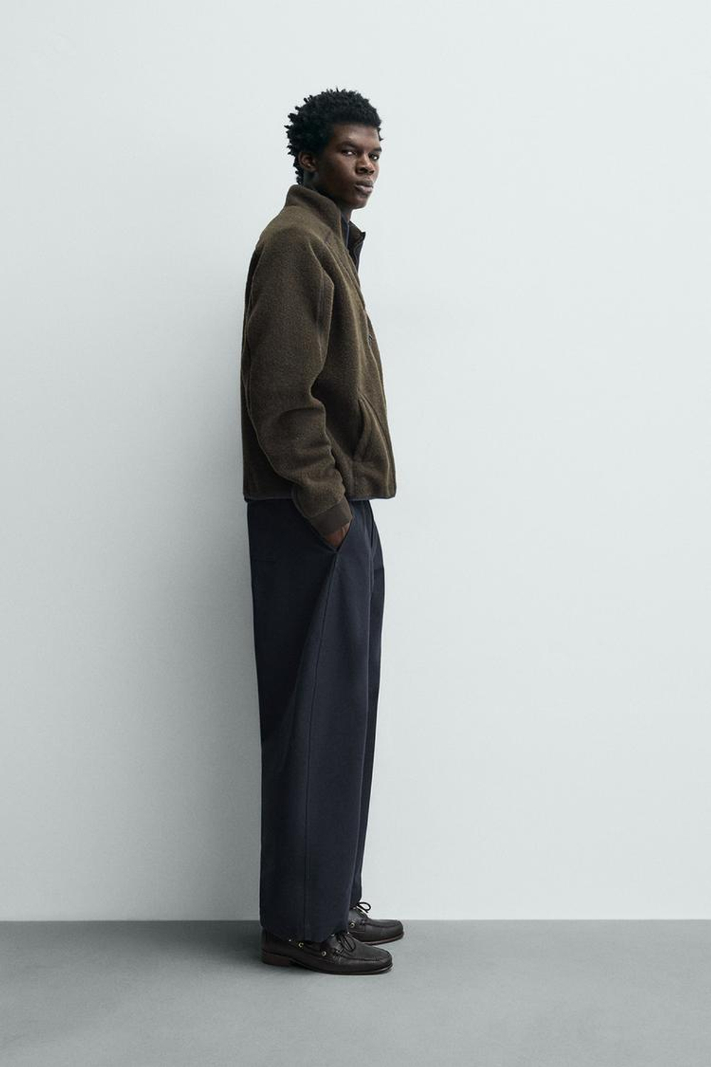 ZARA ТОЛСТОВКА ИЗ ИСКУССТВЕННОЙ ОВЧИНЫ НА МОЛНИИ, КОРИЧНЕВЫЙ