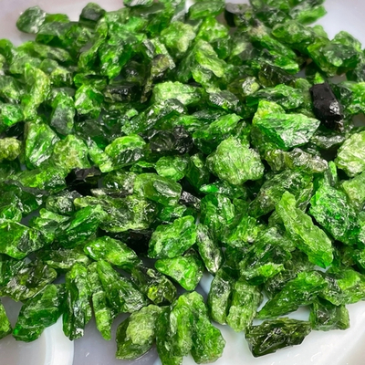 33811 Хромдиопсид 10-15мм необработанный