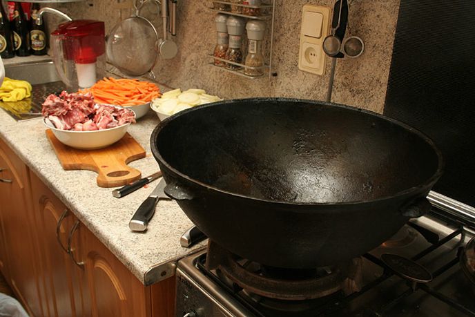 УХОД ЗА ЧУГУННОЙ ПОСУДОЙ