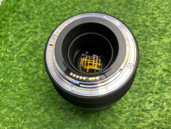 Canon EF 100mm 2.8 USM