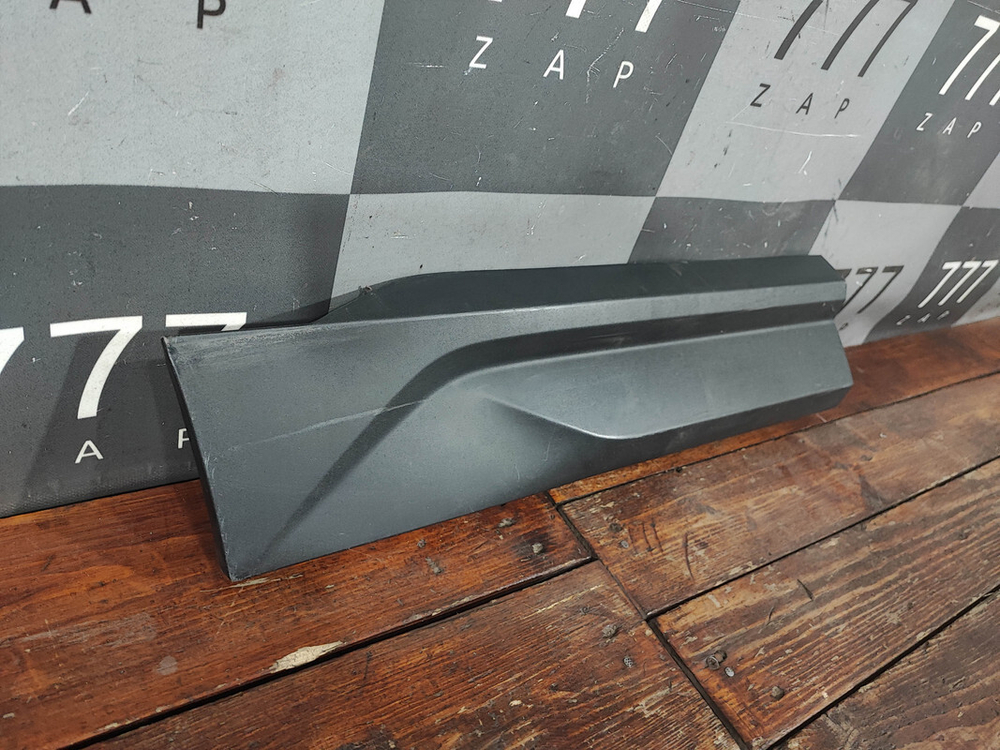 Накладка двери задней правой Geely Coolray 19-нв Б/У Оригинал 5081037900