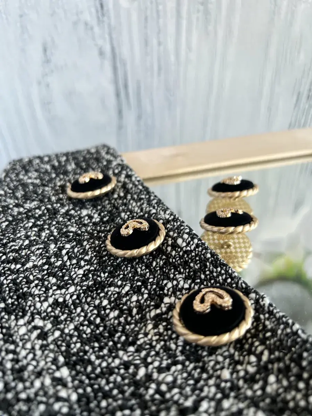 Декоративные металлические пуговицы на ножке