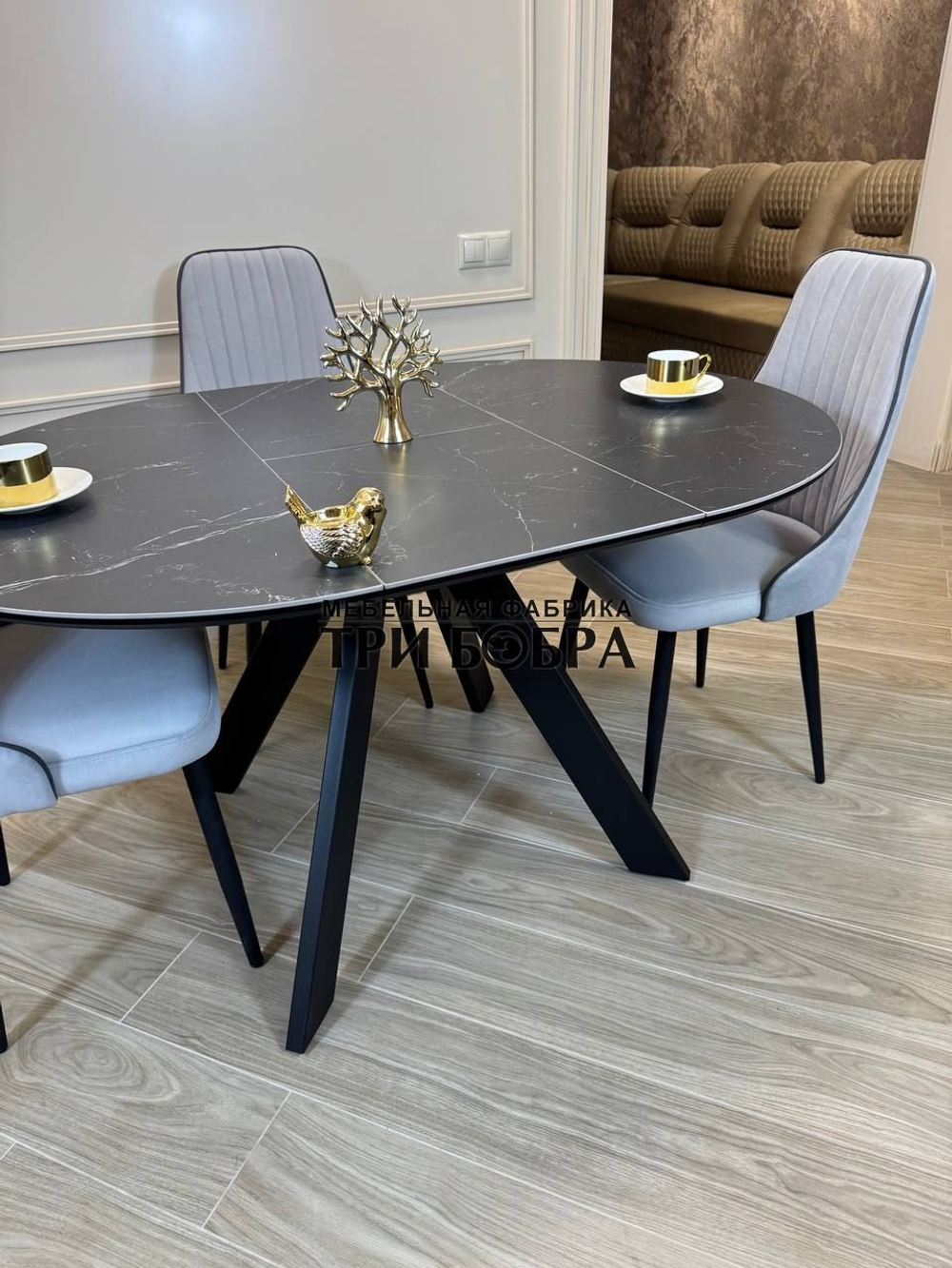 Круглый раздвижной стол "Бонжур", керамогранит, черный мрамор и стулья "Сорренто"
