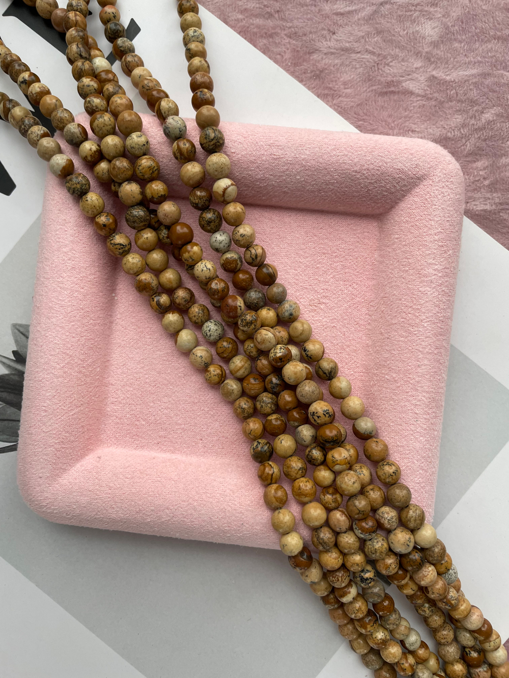 Нить бусин из яшмы 6,5мм, матовые