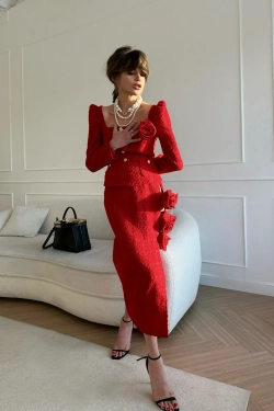 Юбка-миди с разрезом по ноге и розами